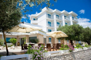 Отель Hotel Orsa Maggiore  Кастро